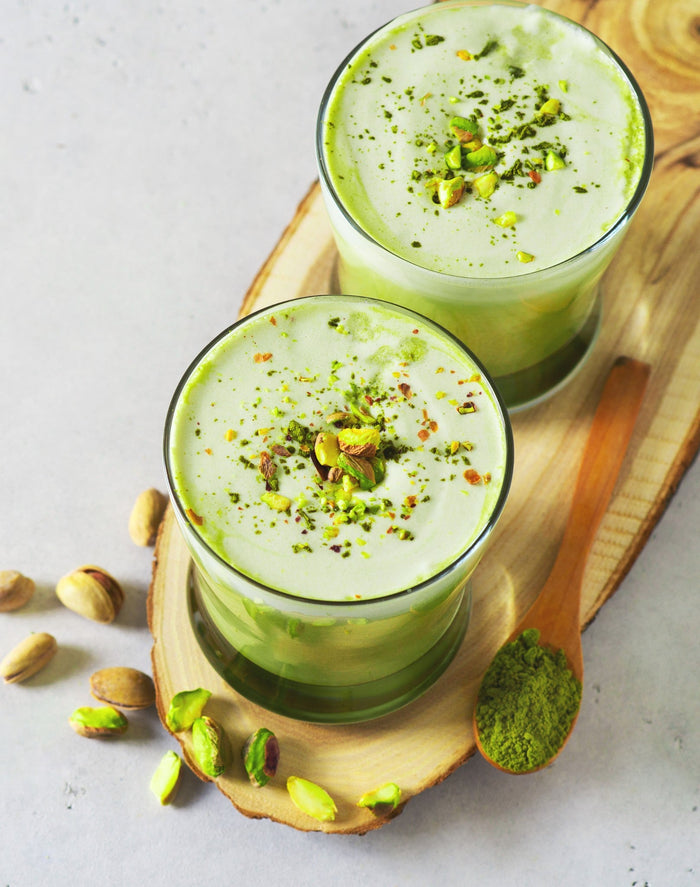 Roasted almonds with honey and vanilla matcha