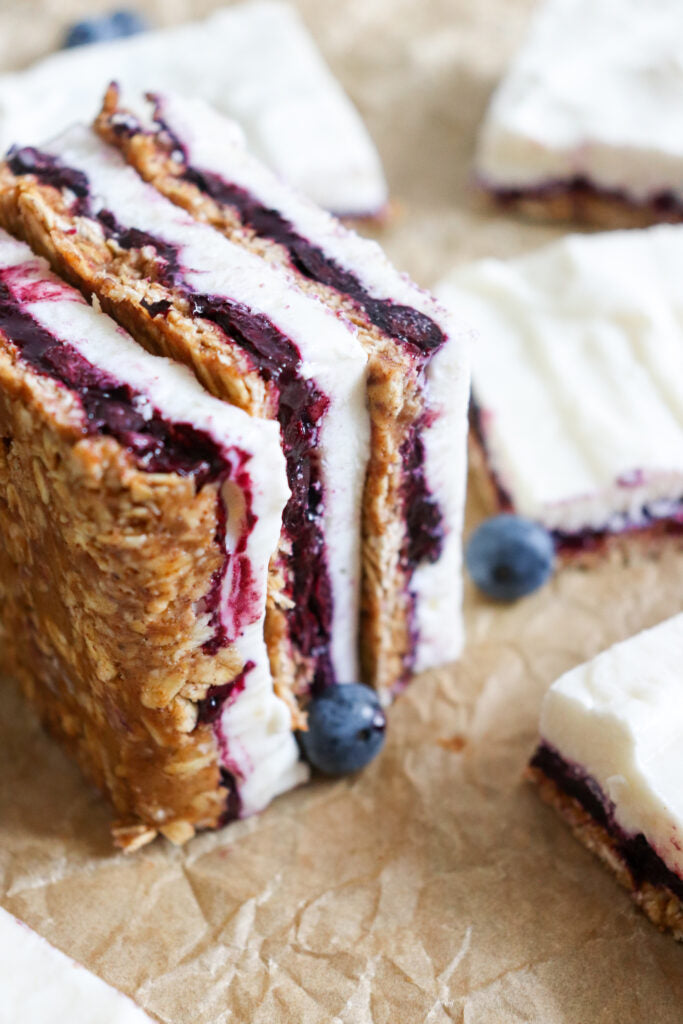 Blueberry and Honey Frozen Yogurt Granola Bars